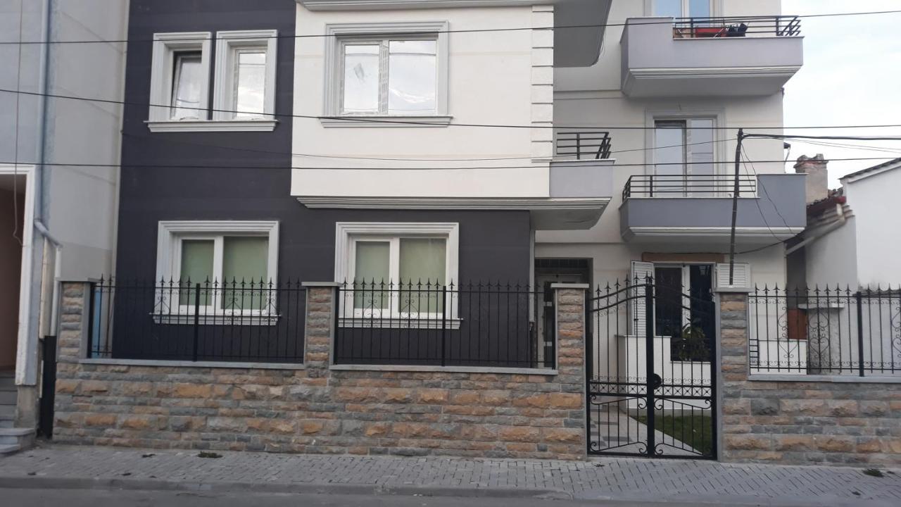 Odise'S Suite Корча Экстерьер фото